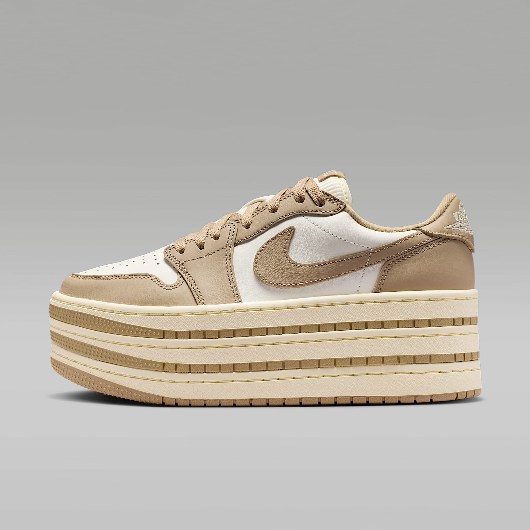 靴 Nike Women's Air Jordan 1 Triple Stack Air Jordan 1 Triple Stack Women's Shoes. Nike.com